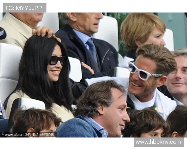 足球明星甜蜜瞬间接吻图片大汇总展现爱情与激情的完美结合